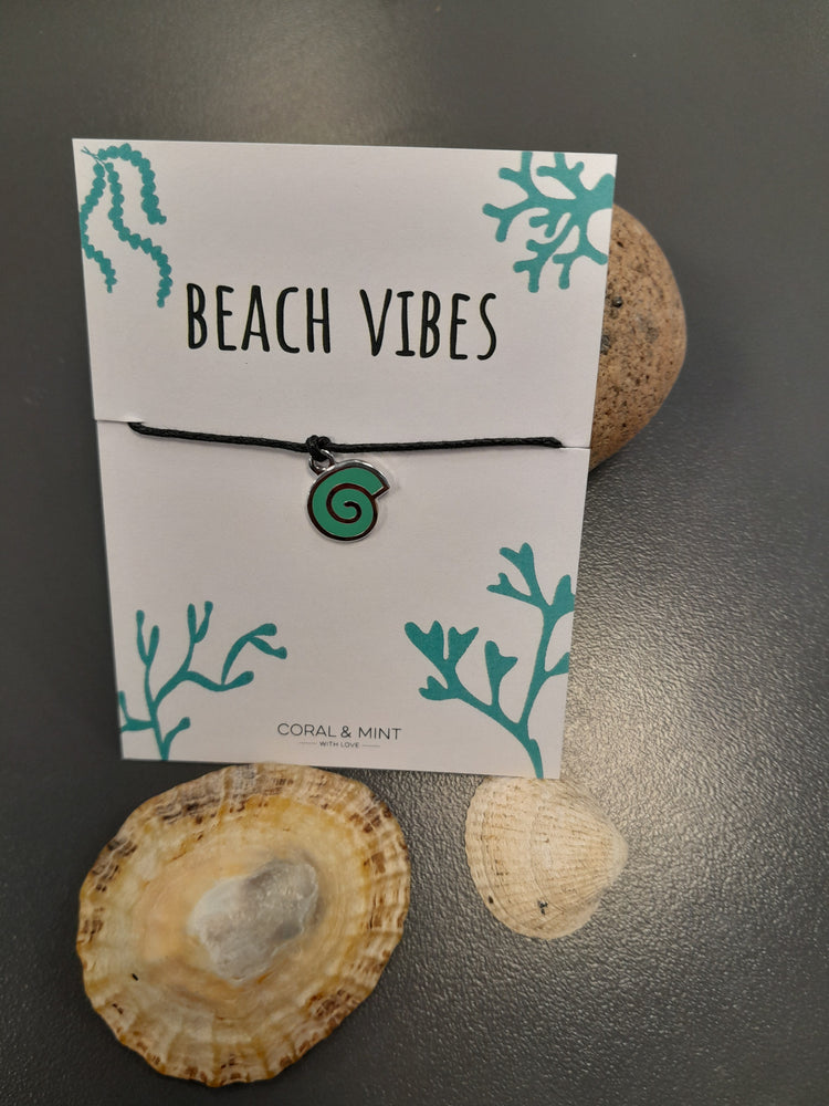 Beach Vibes - shell bracelet